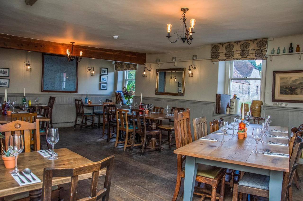 וורמינסטר The George Inn מראה חיצוני תמונה
